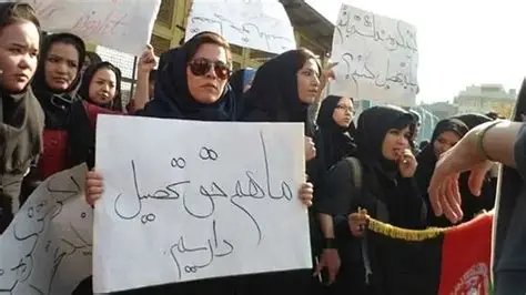 ایران ثبتنام دانشآموزان افغان فاقد مدارک اقامتی را متوقف کرد